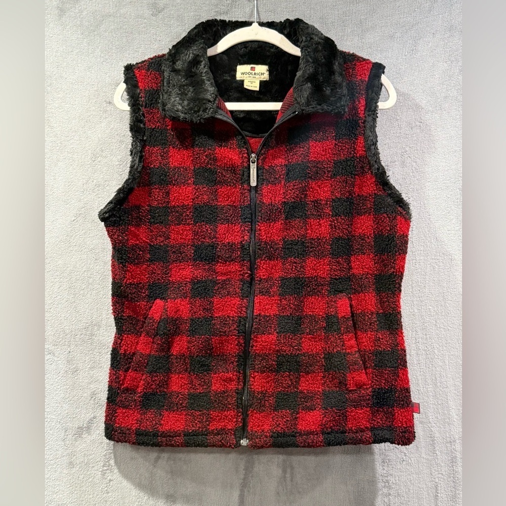 Woolrich Vest Womens‎ M Red Black Buffalo Plaid Sherpa Fleece Zip Front 4089B